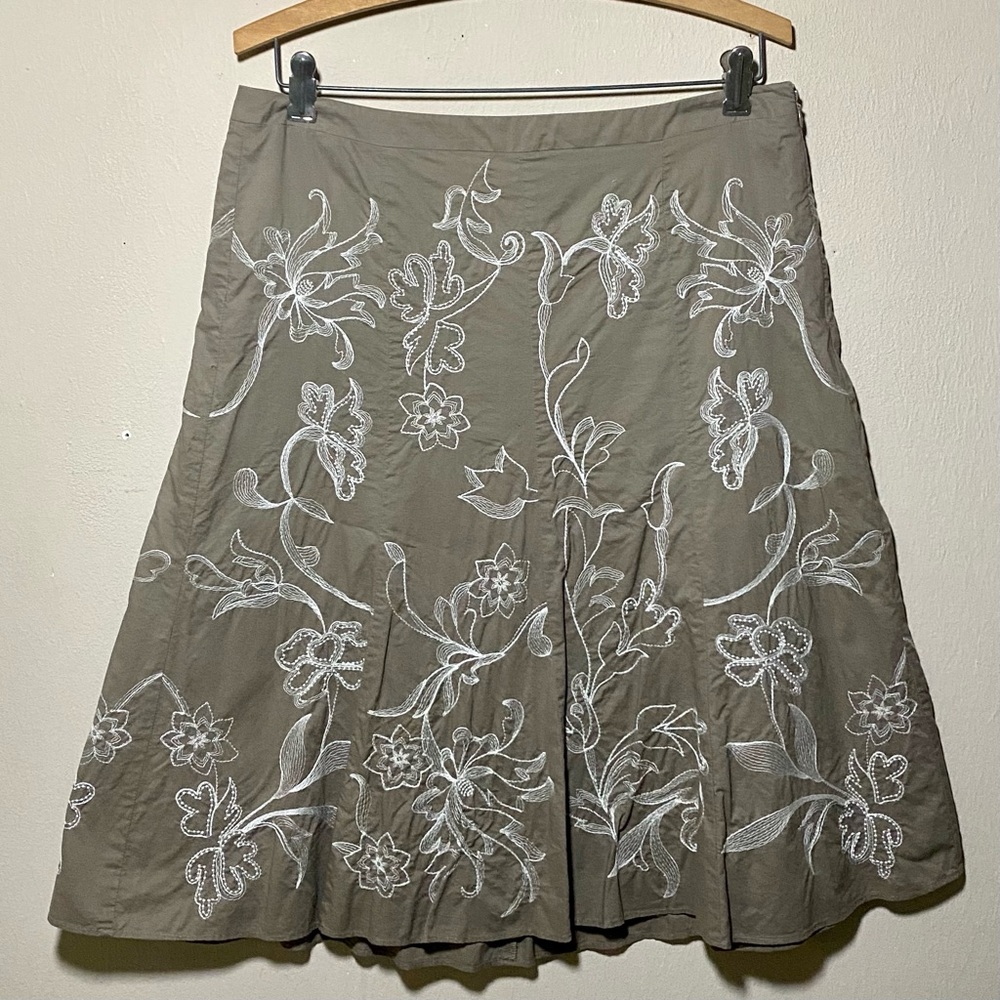 Ann Taylor Pleated Embroidered Skirt